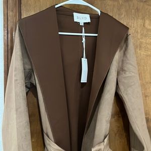 ABRIGO DE GAMUZA CON GORRO